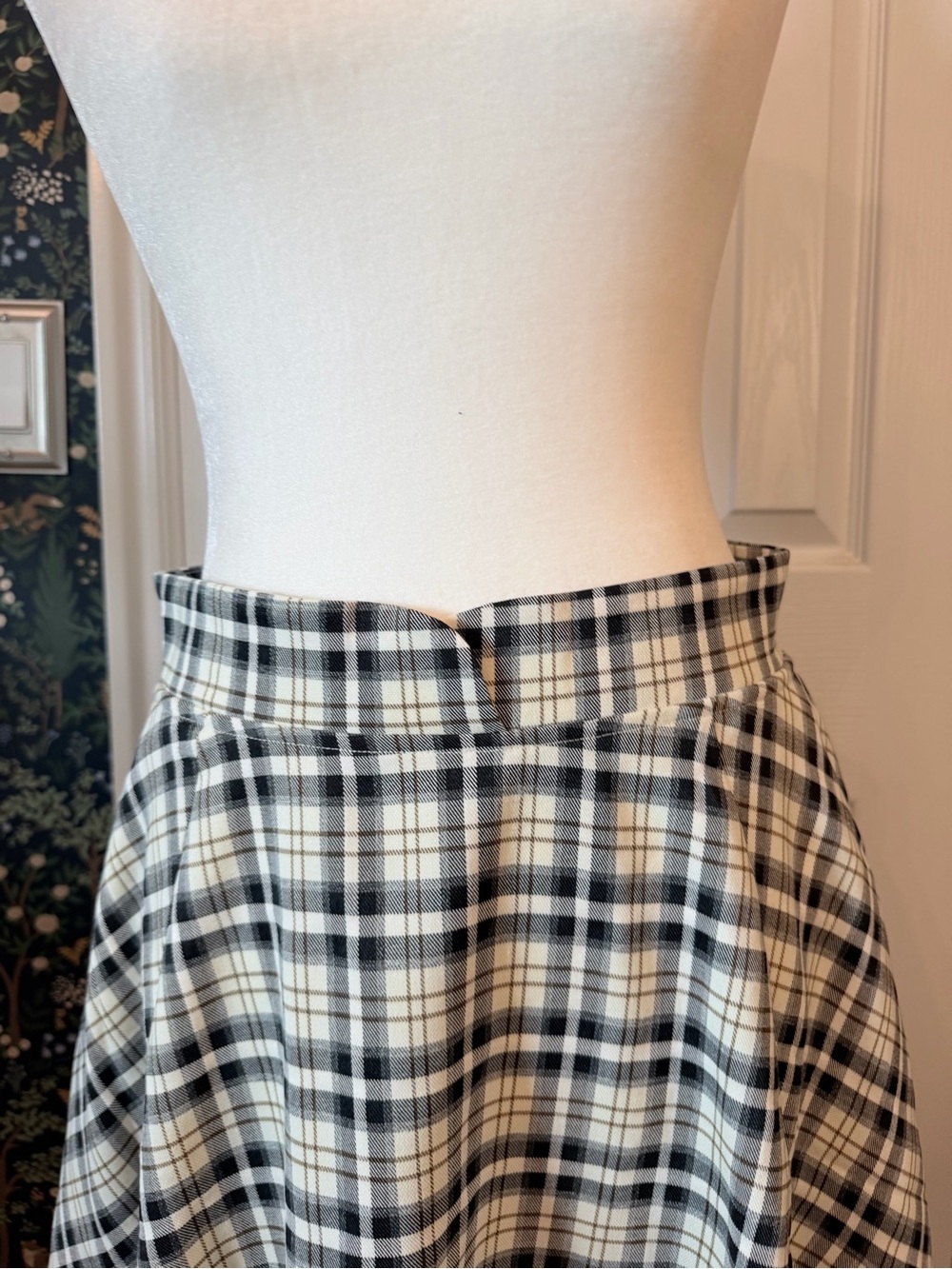 Black & White Plaid Midi Skirt - Picture 2 of 6
